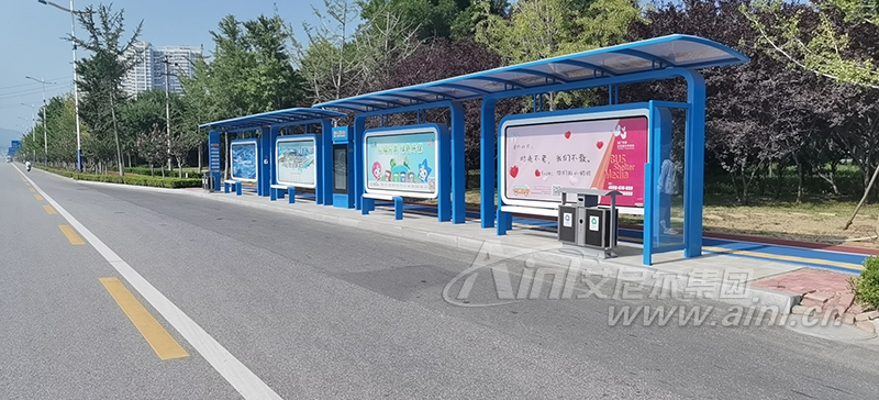 艾尼尔供应烟台观海路候车亭成功安装！